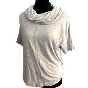 Women’s Sunday Gray short sleeve Crowl Neck top. Size medium